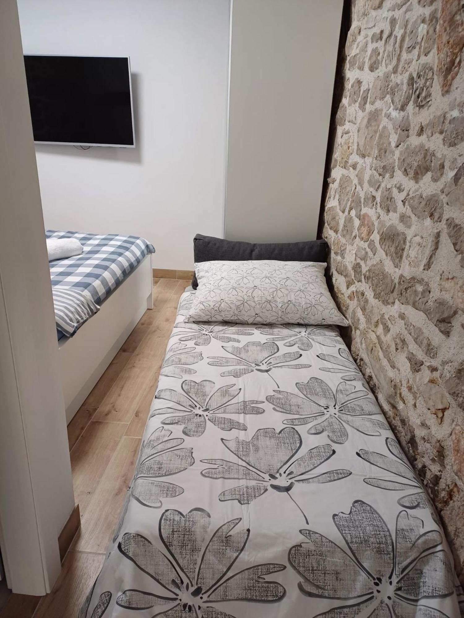 Apartman Kale シベニク エクステリア 写真